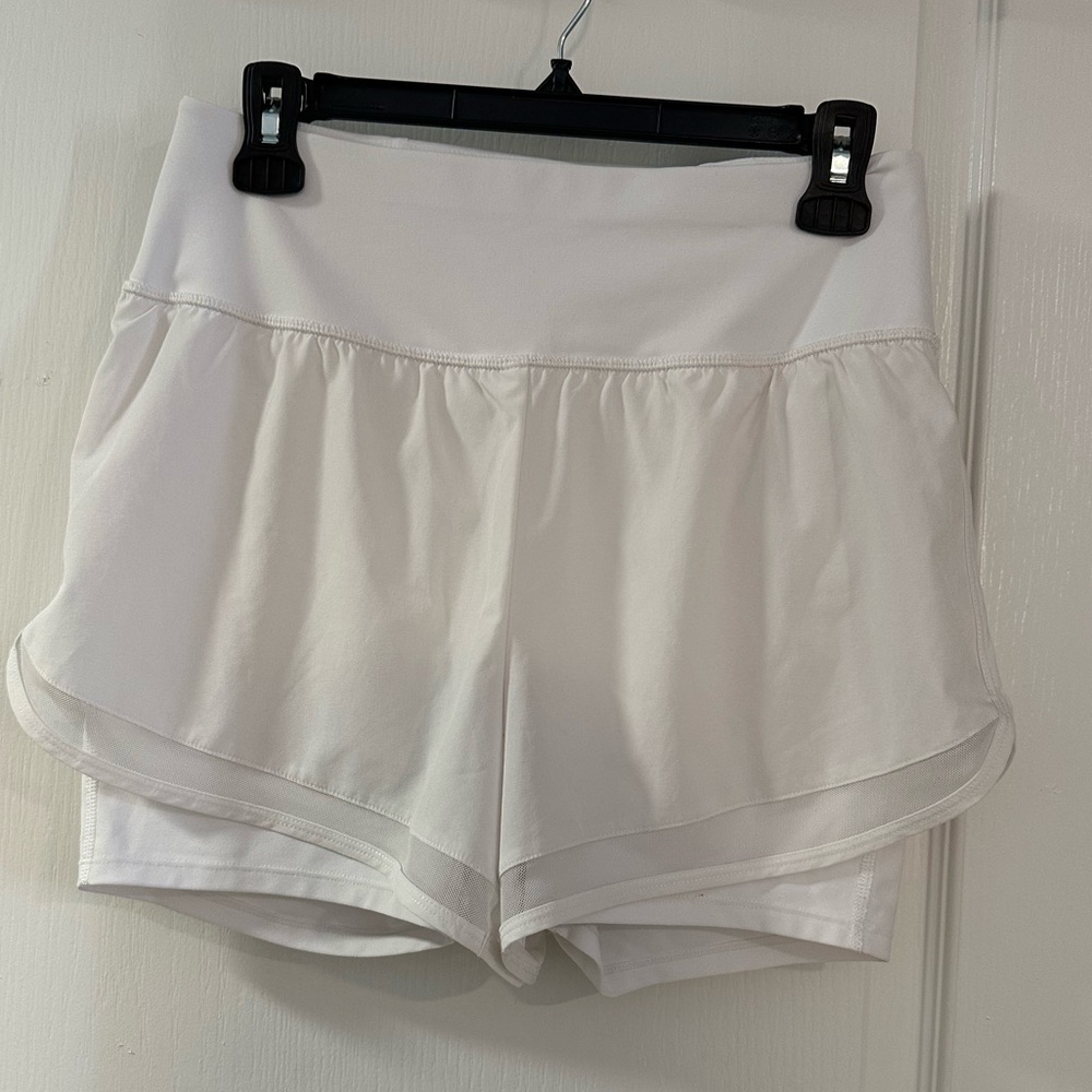 Xersion workout shorts, gently used and in great condition Size. M
